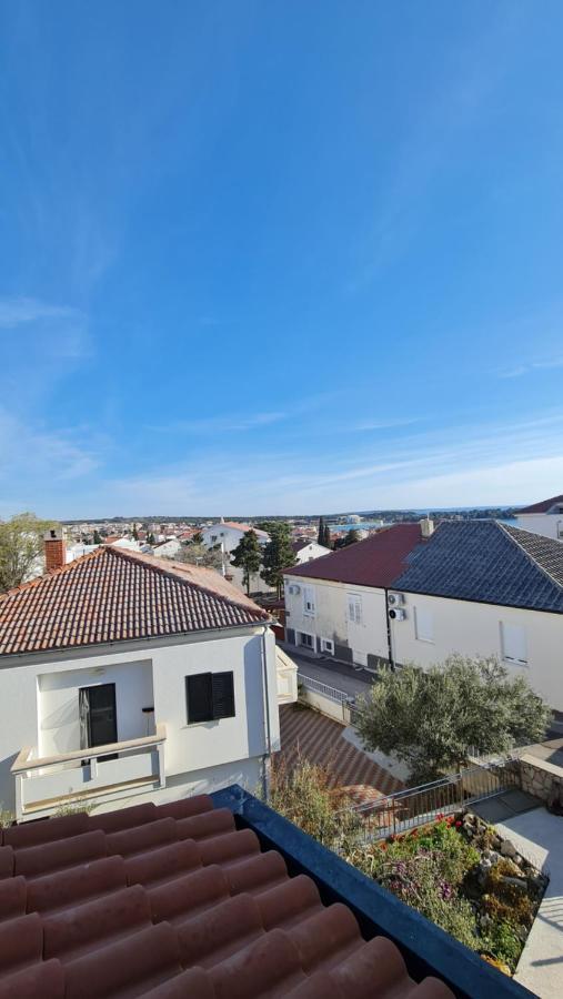 Apartmani Dami Novalja Exterior foto